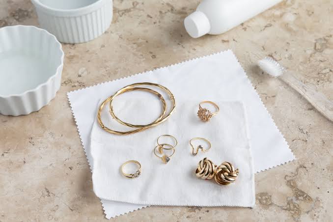 The 5 best jewelry cleaning services in Neuwied – making your favorite pieces shine again